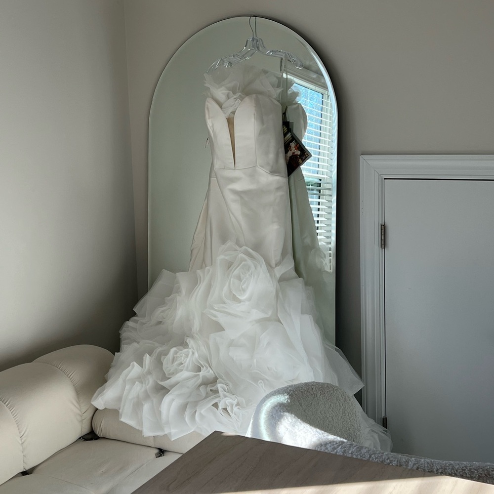 Kitty Chen Everly Wedding Gown - Picture 6 of 16
